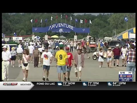Early arrivals set up for EAA AirVenture