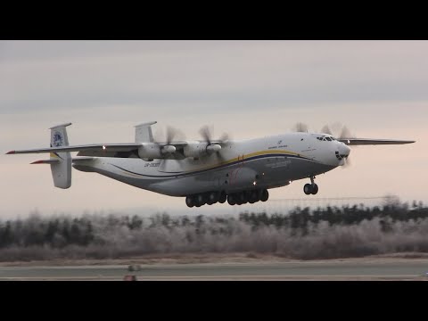 Amazing Antonov AN-22 - Takeoff