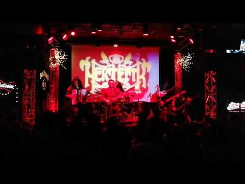 HERTEITR,   con  ELVENKING en Colombia, 2019.