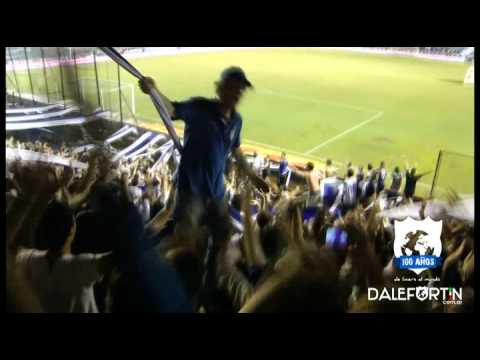 "100 años de locura" Barra: La Pandilla de Liniers &bull; Club: Vélez Sarsfield