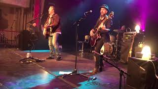 Revólver directo yecla tu noche y la mía