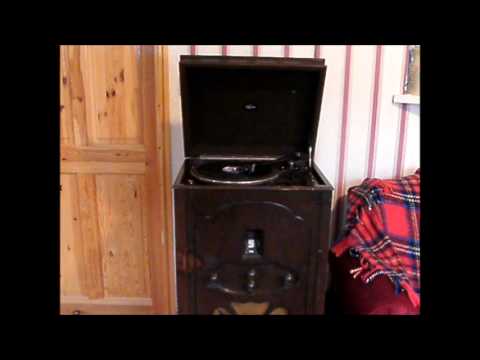 All By Yourself In The Moonlight, sung by Leslie Sarony, 1897 1985.