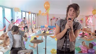 ROOM 94 - Chasing The Summer (Alternative Music Video)