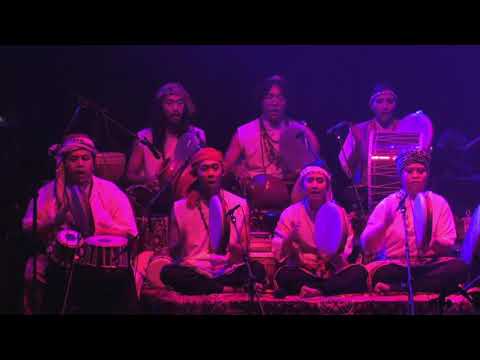 The Tell-A-Tale of Faith in Fatih (2018)