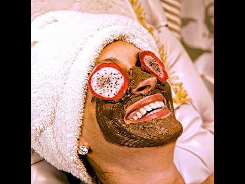 Mirror Mirror (2012) | The Queen will do anything to stay the fairest.🪞👑 #edit