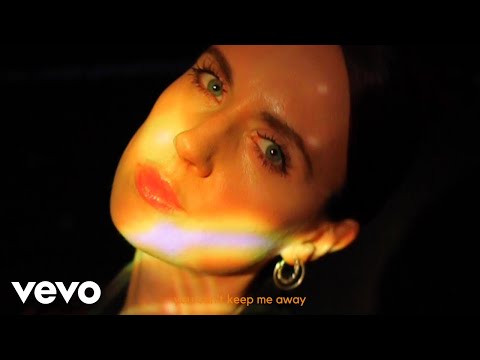 MØ - Hip Bones