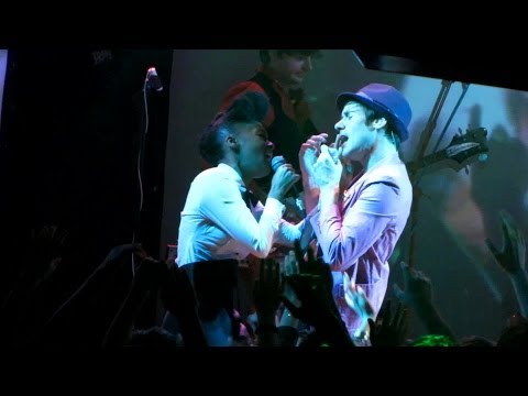 of Montreal w/Janelle Monáe & Young Pete: Moonage Daydream [HD] 2009-04-19 - New Haven, CT