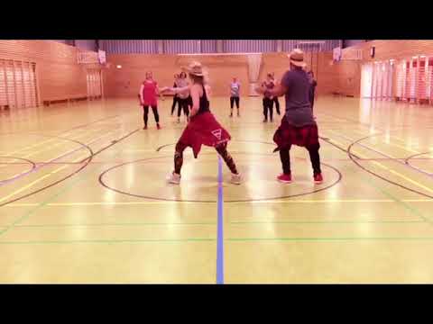 Lindsey Sterling - Roundtable Rival