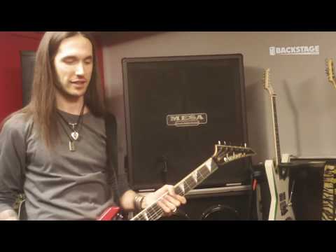 Ben Varon with Custom Boards pedalboard (in Finnish)