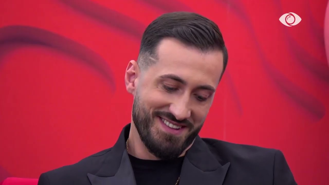 Egli, xheloze? Rozana: S’mund t’i marr leje, Gjesti: Është posesive...