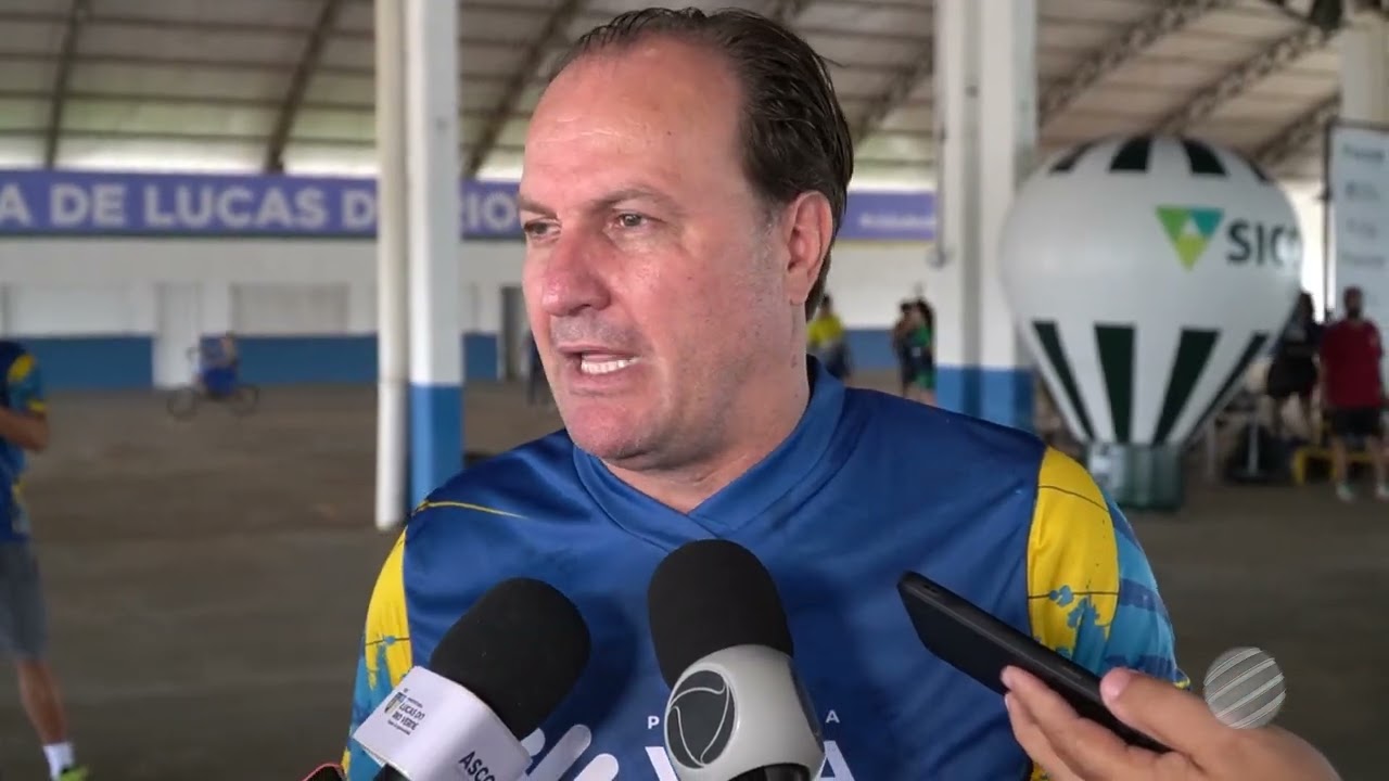 Secretaria de Esportes e Sicoob realizam entrega de kits para atletas