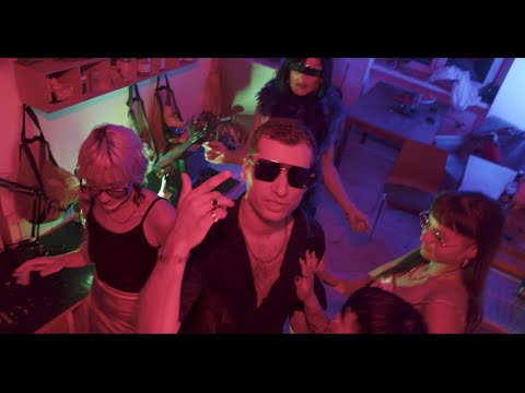 Luigi Bass - Homeparty feat. Ivo der Bandit (Official Video)