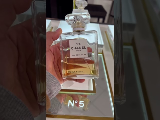 Vídeo relacionado con Chanel No 5 Agua de perfume spray - 60 ml (P-XA-303-60)