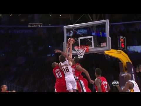 Sasha Vujacic Posterizes Marcus Camby
