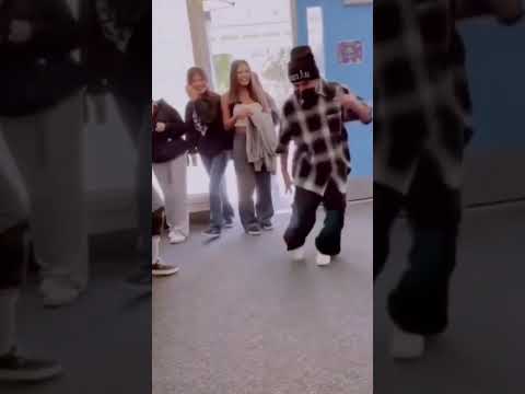 CHOLO DANCING CUMBIA 🕺