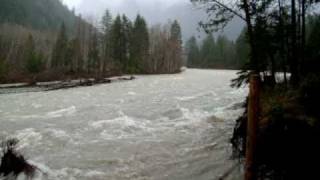 preview picture of video 'North Fork of the Skykomish River'