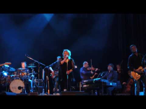 Věra Špinarová - Měj mě rád - Ostrava 30.11.2016