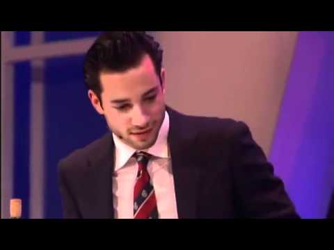 Canibalismo: Programa de TV faz com que apresentadores comam a carne um do outro