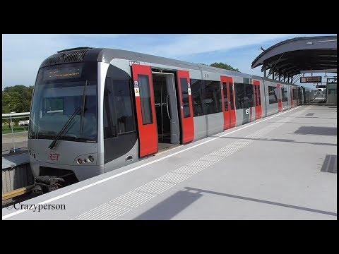 Lopen in/langs metrostellen 5703 en 5640 in Pernis op Lijn A