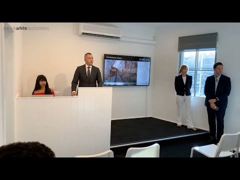 Sydney Eastern Suburbs Auction: 2 Little Dowling St, Paddington - Catherine Dixon/PPD/Clarence White