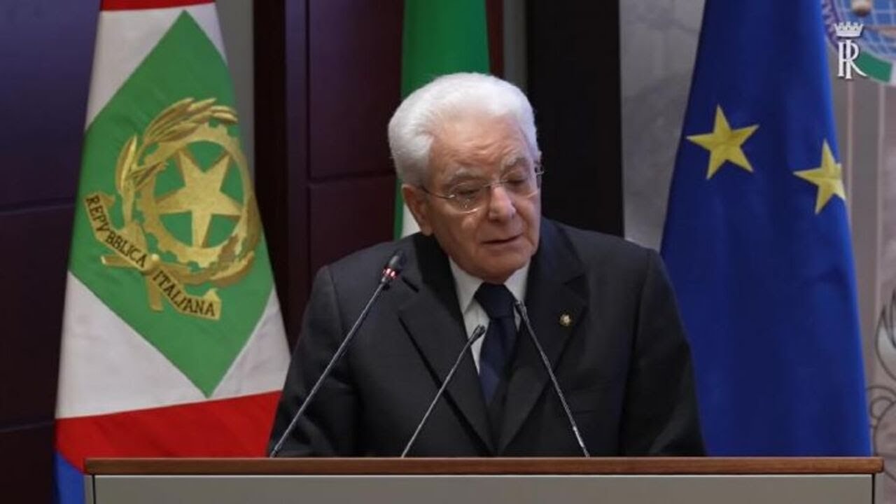 Mattarella al Covi: "Grazie a donne e uomini delle Forze Armate impegnati nelle missioni"