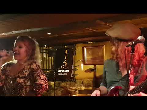 Lisa Lystam Family Band