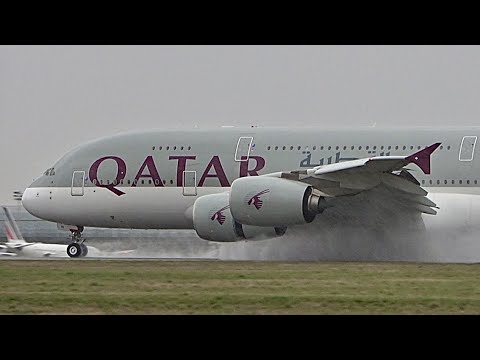 136 planes in 1 hour ! Paris CDG Airport Plane Spotting 🇫🇷 Close up big airplane/heavy rainy landing