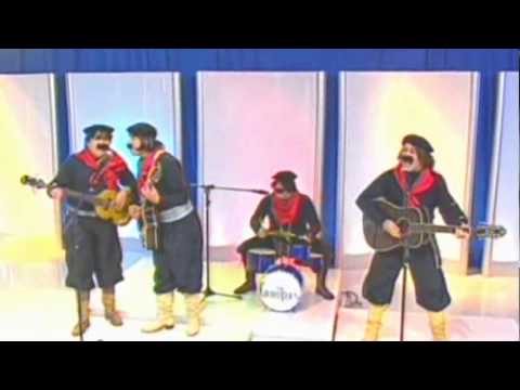 The Guritles help Beatles in concert