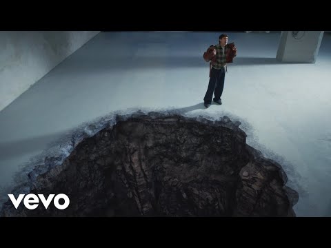 Tredici Pietro - uomo che cade (Official Video - Sanremo 2026)