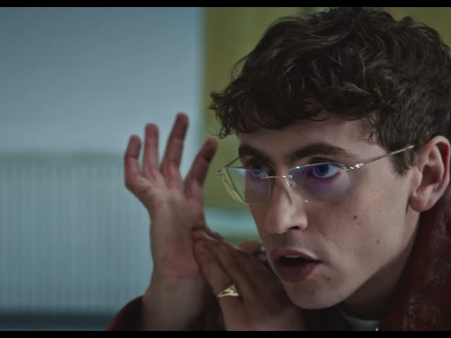 Video zu 'Uomo Che Cade' ansehen