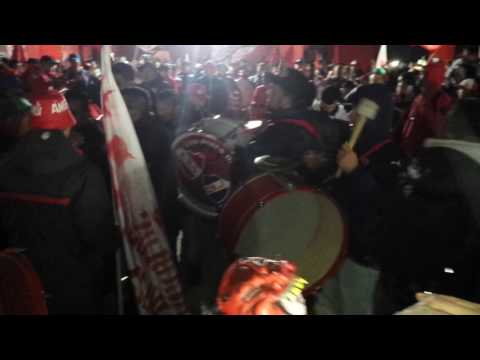 "Los diablos Rojos- Despacito." Barra: La Barra del Rojo • Club: Independiente