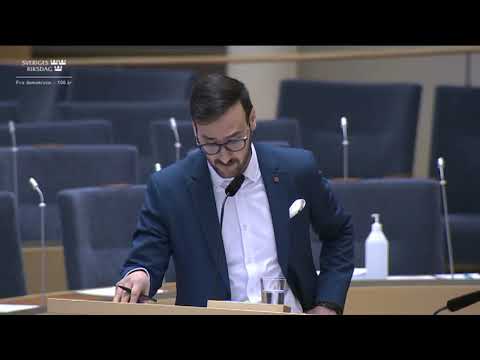 Vänsterpartisten Tony Haddou har en dålig dag i talarstolen