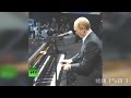 Putin soittaa pianoa