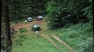 preview picture of video '4x4 Trucks HILLCLIMB and MUDBOG Hole at The Good Times 4x4's Event'