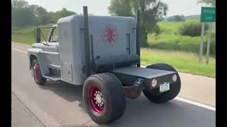 1969 Ford F600 Cruising