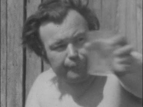 Singapūras Satīns - Kamēr Jauni Mēs feat. Miks Galvanovskis (LIRIKU VIDEO)