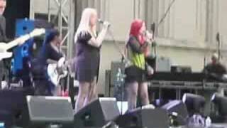 B-52's Juliet of the Spirits live