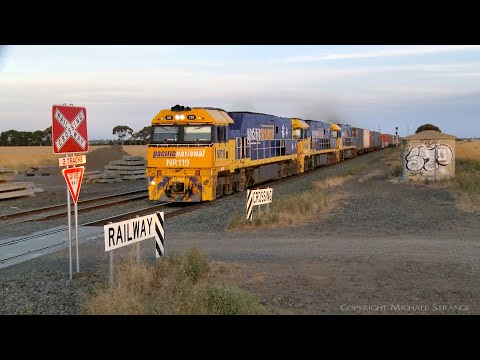 1MP2 Pacific National Steel Train - 1.8 Kilometres Long  (16/1/2022) - PoathTV Australian Railways