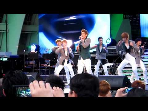 [HB/KMF 2011] U-Kiss - Bingeul Bingeul