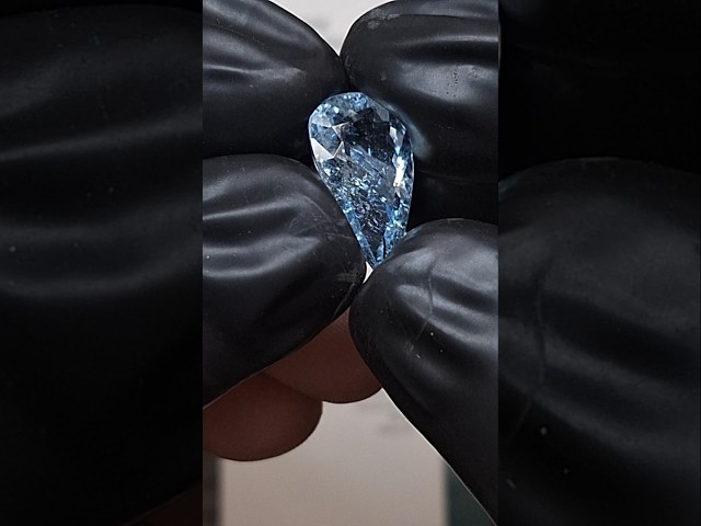 حجر اكوامارين طبيعي مفحوص و موثق بشهادة مختبر