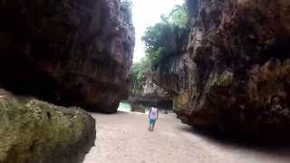 preview picture of video 'Uluwatu Cave'