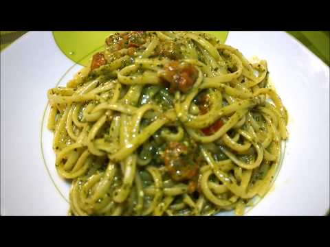 LINGUINE CON PESTO ALLA GENOVESE E POMODORINI! SQUISITE!