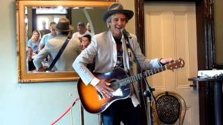 Willoughby / Chicken Lips &amp; Lizard Hips - Steve Poltz - Willoughby Hotel - 25-10-2015