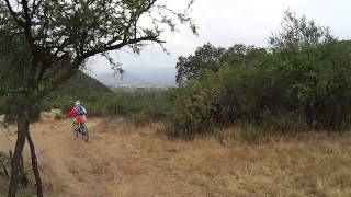 preview picture of video 'Bajando el cerro en bicicleta'