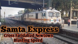 12808-Samta Express. At High Speed Passing Through  Faridabad New Town station.#indianrailways| 🇮🇳🇮🇳