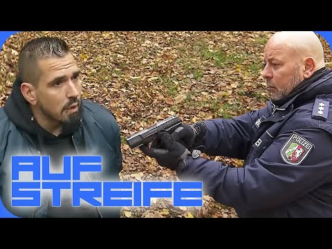 Geheimer Fund im Wald: Polizisten stoßen auf Schatzgrube & zücken die Waffen! | Auf Streife | SAT.1