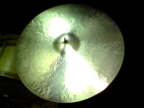22 Kontroversial Ride, 2152g - Handcrafted cymbals by Craig Lauritsen.MOV