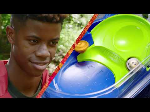 thumbnail video image 2 of Set de Batalla Beyblade Burst Rise, 2 of 5