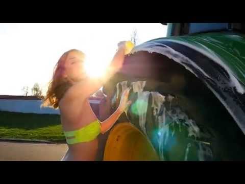 DKF feat. Mira - Pfia Gott