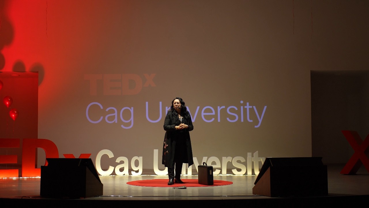 Zamanın Çizdiği Resim | Nini S. Önözden | TEDxCag University